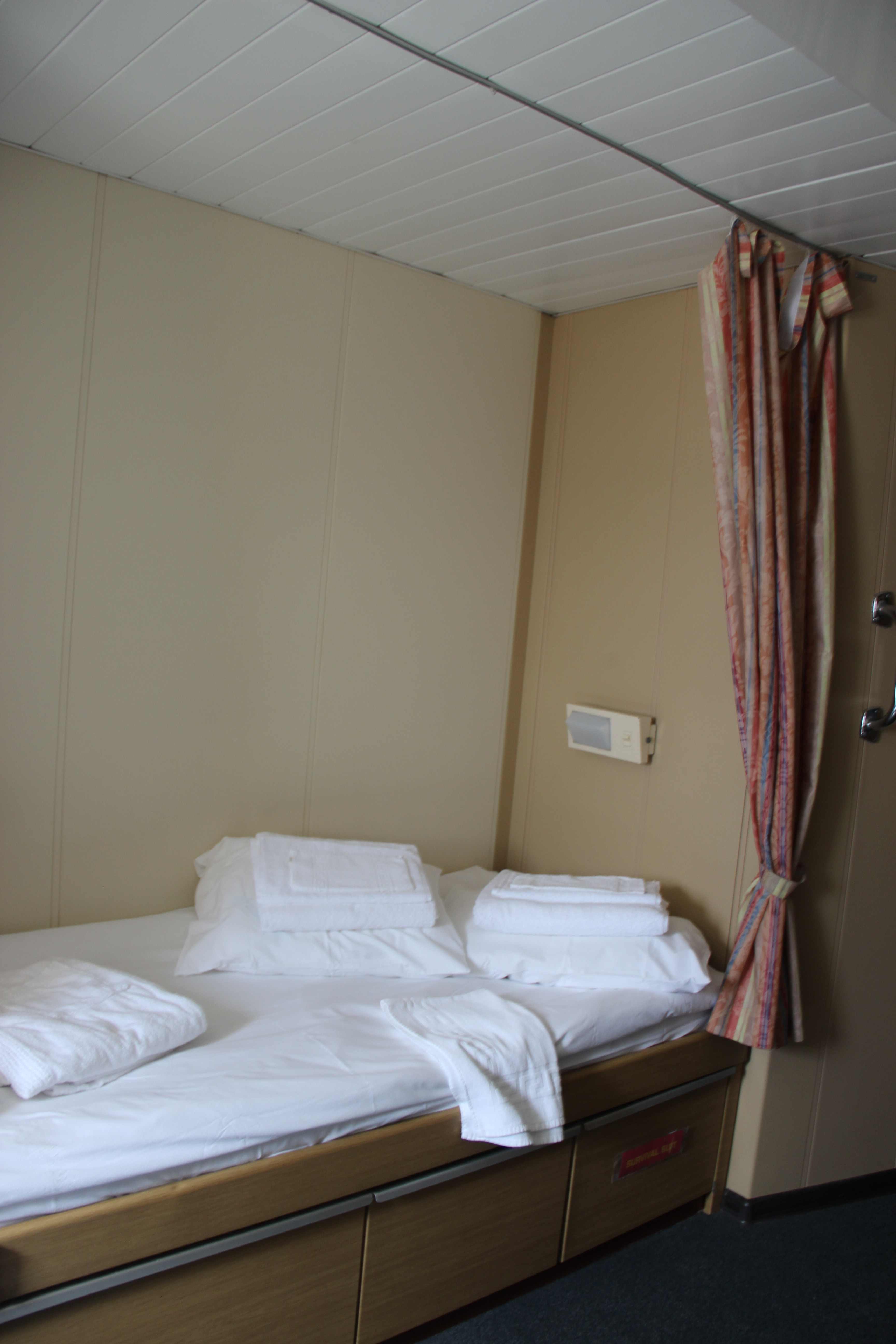 Quark Expeditions Kapitan Khlebnikov Twin Cabin 8.jpg